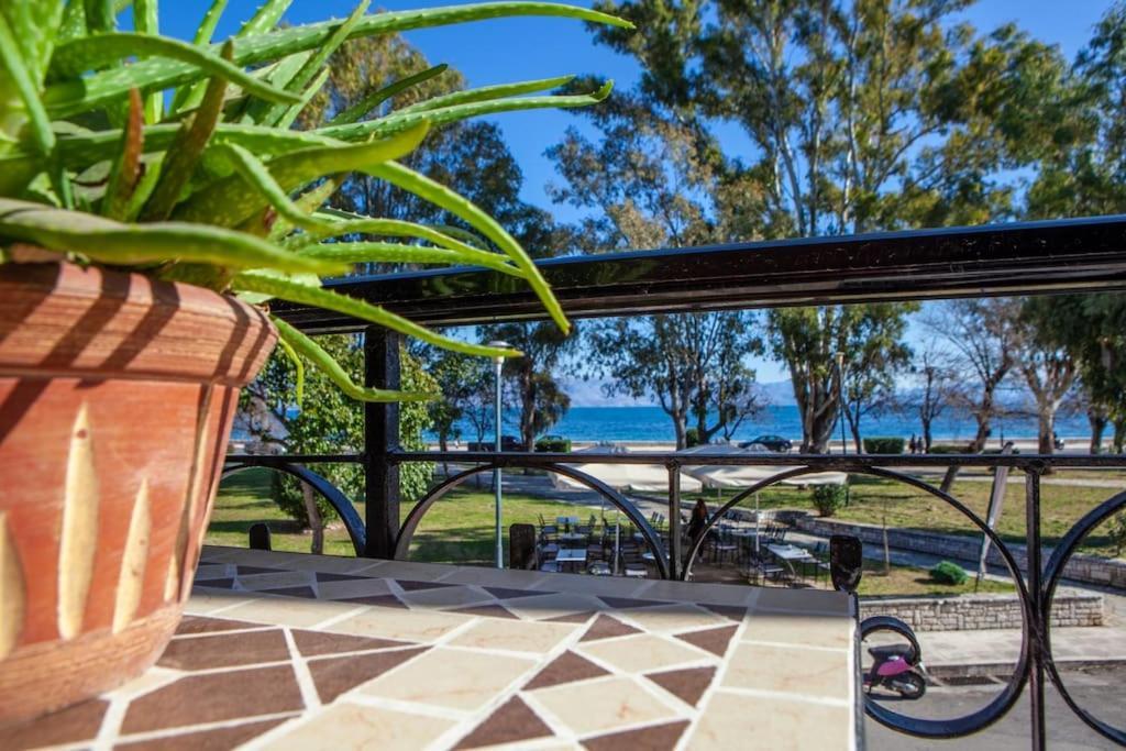 City Center, Sea View Apartment, Amelia! Anemomylos المظهر الخارجي الصورة