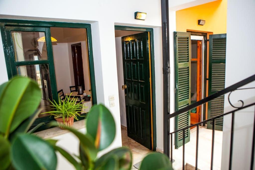 City Center, Sea View Apartment, Amelia! Anemomylos المظهر الخارجي الصورة